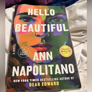 Hello Beautiful by Ann Napolitano - Large Print Edition